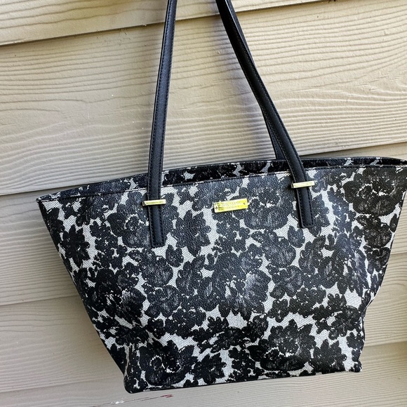Kate Spade Black and White Lace over the shoulder bag - Picture 5 of 6